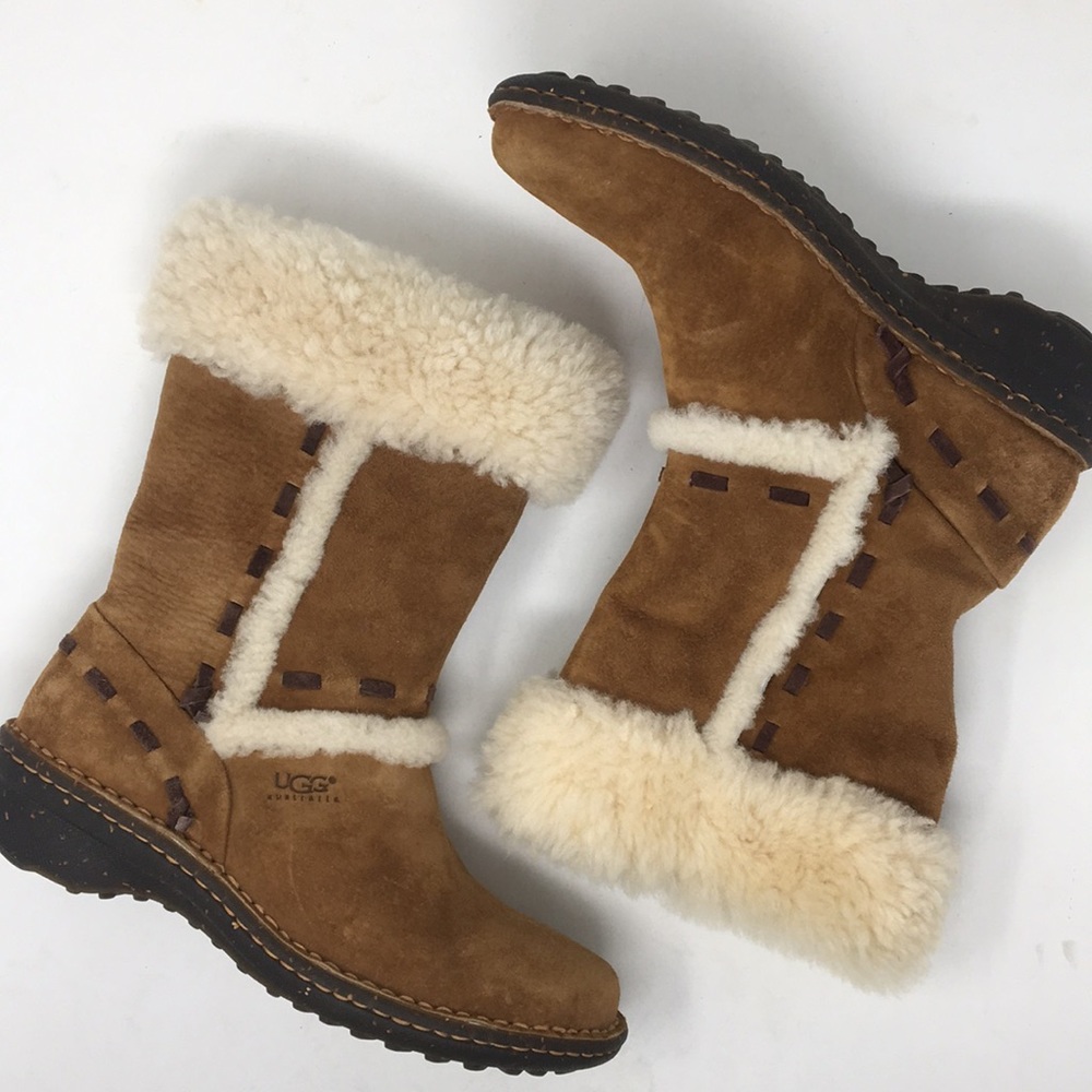 UGG Australia 5674 Boots Like New Size 6 - Picture 7 of 8